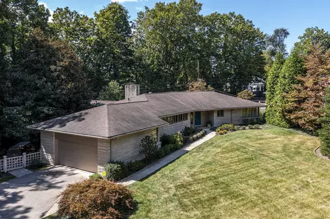 1348 Cooper Dr, Lexington, KY 40502