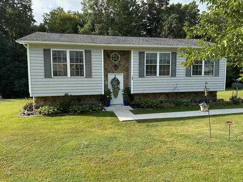 182 Clover Field Dr, Corbin, KY 40701 photo 2