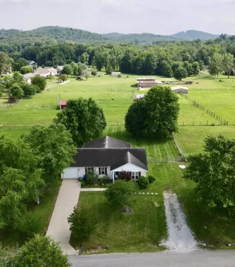 465 W Coleman Rd, Science Hill, KY 42553