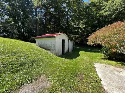 916 Hwy 30 E, Tyner, KY 40486 photo 9