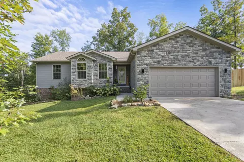 114 Beechwood Dr, Irvine, KY 40336