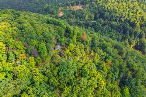 2547 Belles Fork Rd, Manchester, KY 40962