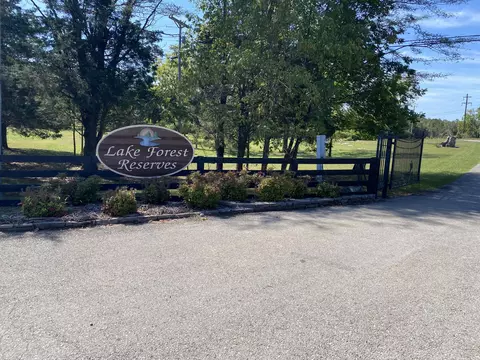 20 Lake Forest Reserve Dr # B, Bronston, KY 42518