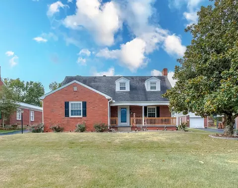 323 W Maple Ave, Lancaster, KY 40444 photo 1