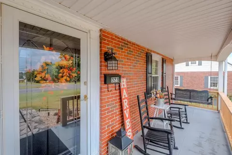 323 W Maple Ave, Lancaster, KY 40444 photo 4