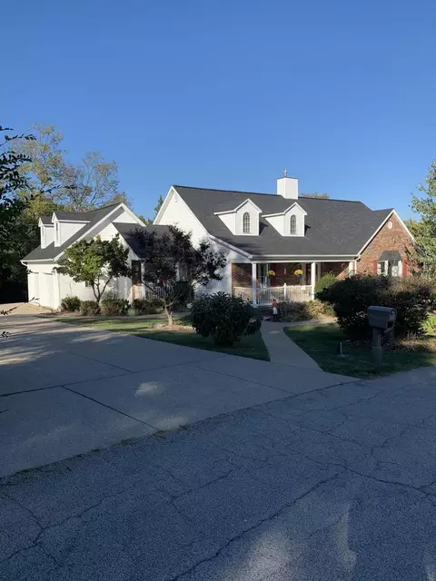 801 Lafayette Dr, Maysville, KY 41056