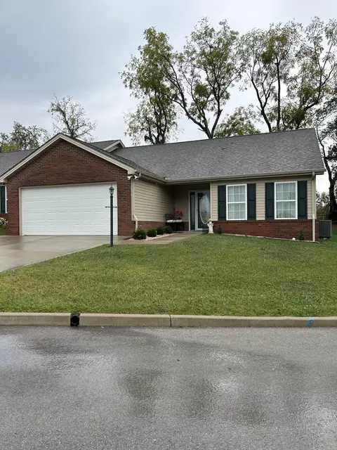 35 Pleasant Pl, Somerset, KY 42503