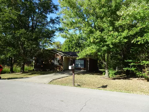 302 Highwood Dr, Frankfort, KY 40601