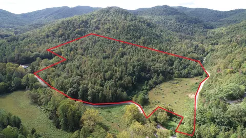 9999 Little Wolf Creek Rd, Williamsburg, KY 40769