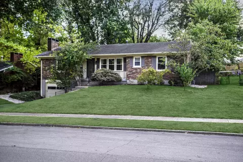 1106 Spendthrift Rd, Lexington, KY 40517