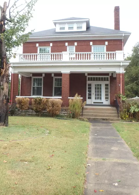423 W Lexington Ave, Danville, KY 40422