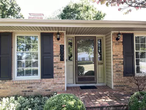 3300 Bellefonte Dr, Lexington, KY 40502