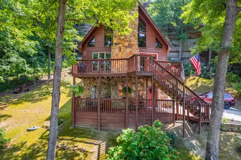 1014 Cliffs Edge Rd, East Bernstadt, KY 40729
