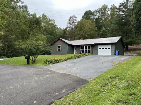 434 Chestnut St, Vanceburg, KY 41179