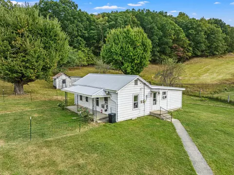 310 Worldstown Rd, Junction City, KY 40440