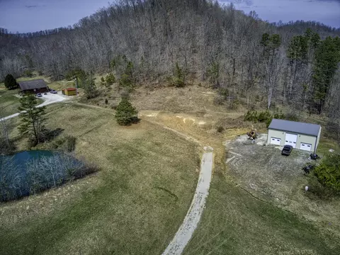 2050 Pond Lick Rd, Morehead, KY 40351