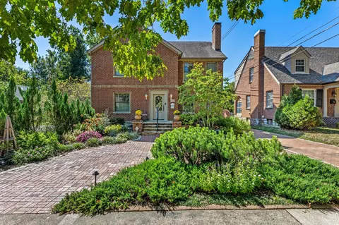 662 Cooper Dr, Lexington, KY 40502