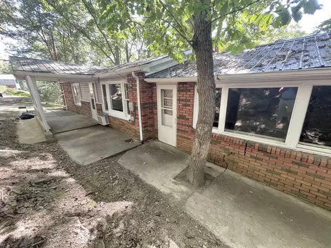 2728 Ky-80, Hyden, KY 41749
