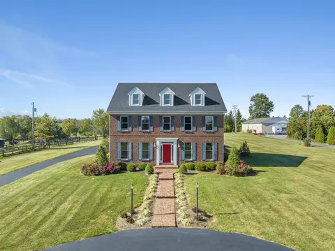 800 Clintonville Rd, Paris, KY 40361