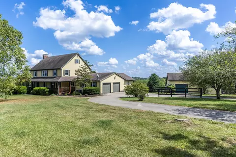 3100 Raven Creek Dr, Lexington, KY 40515