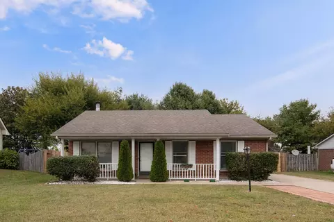135 Chestnut Ln, Versailles, KY 40383