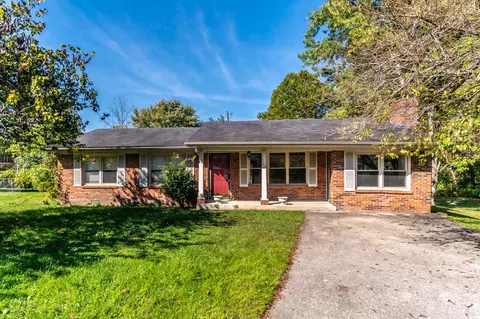 205 Scott Ct, Irvine, KY 40336