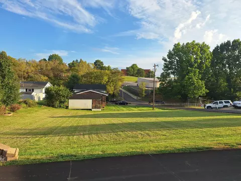 1232 Lewis St, Maysville, KY 41056