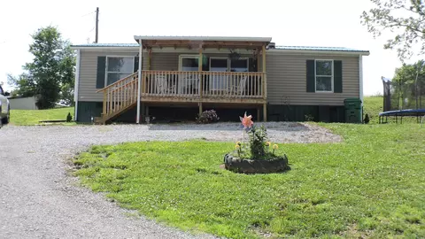 9295 Rich Lan Rd, Sharpsburg, KY 40374