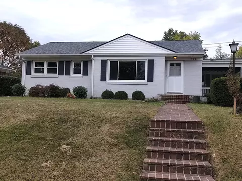 1700 Lindy Ct, Lexington, KY 40505