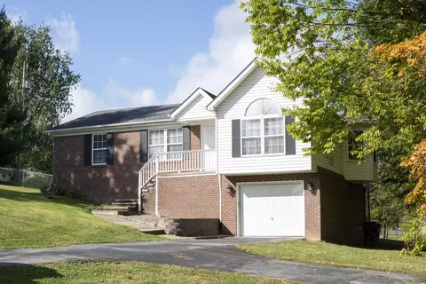 1168 Menelaus Rd, Berea, KY 40403