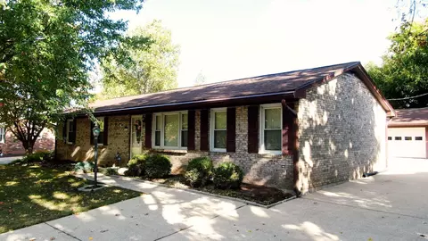 832 Kingsway Dr, Versailles, KY 40383
