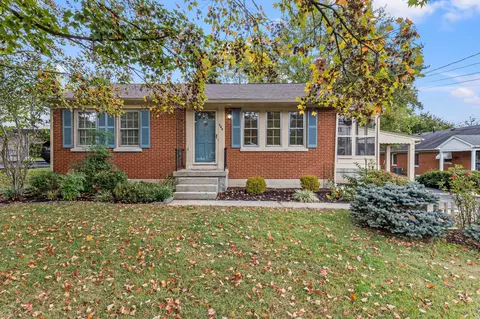 208 W Stephens St, Midway, KY 40347