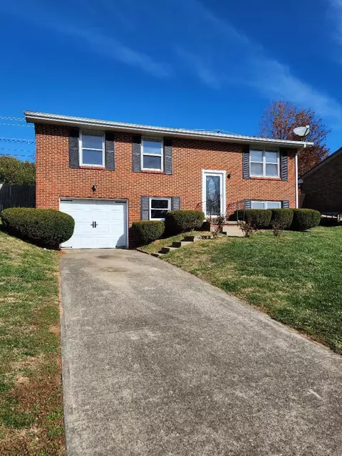 904 Shoemoore Dr, Mount Sterling, KY 40353