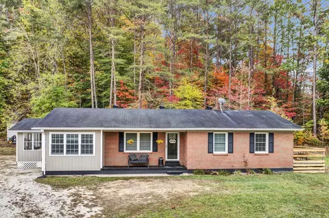 2830 N Bend Rd, Stanton, KY 40380