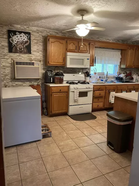 4291 Campton Rd, Stanton, KY 40380 photo 8
