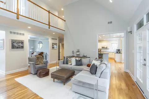 2193 Roswell Dr, Lexington, KY 40513