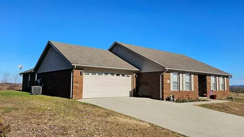 139 Commerce Dr, Berea, KY 40403