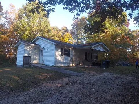 452 Dirksen Hill Rd, Beattyville, KY 41311