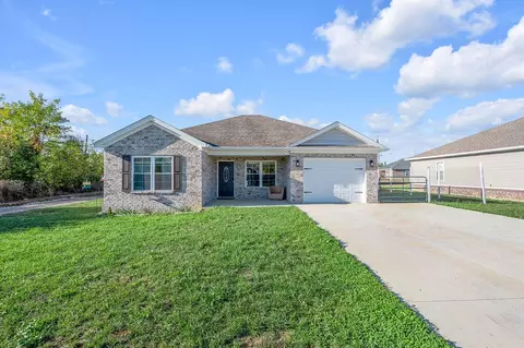 1003 Progress Pl, Lawrenceburg, KY 40342