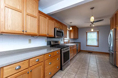 506 E 3rd St, Perryville, KY 40468 photo 12