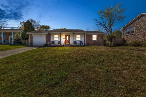 111 Redwood Dr, Frankfort, KY 40601