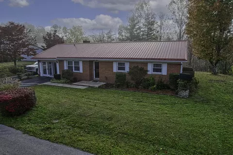 293 Keeton Ave, West Liberty, KY 41472
