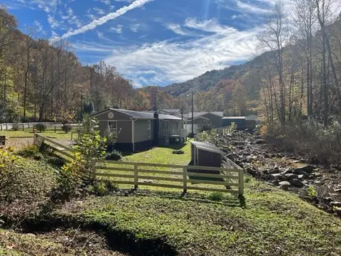 1012 Highway 2005, Pathfork, KY 40863 photo 6