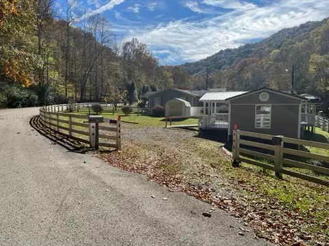 1012 Highway 2005, Pathfork, KY 40863 photo 4