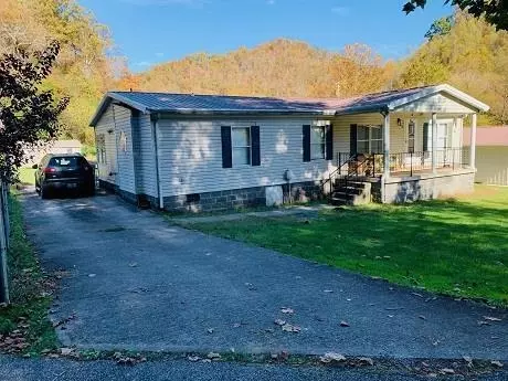 38 Mayo Branch Brandy Keg, Prestonsburg, KY 41653