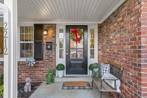 2212 Markham Ct, Lexington, KY 40504