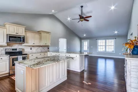 1025 Rubrum Way, Richmond, KY 40475 photo 4