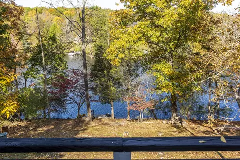 1062 S Lakeshore Dr, Lawrenceburg, KY 40342