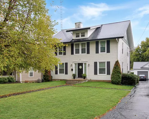 310 W West High St, Mount Sterling, KY 40353
