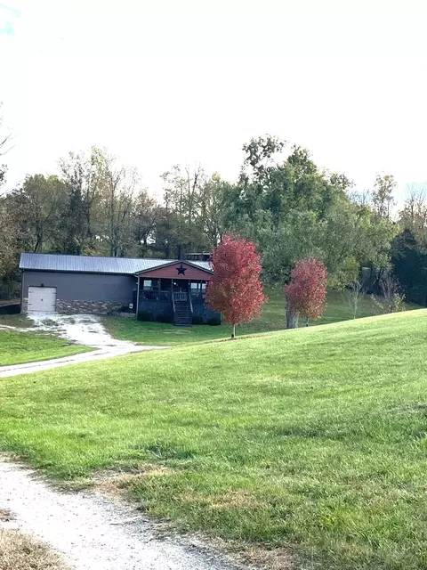 203 Shelley Ln, Paint Lick, KY 40461